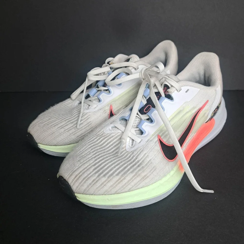 Nike Womens Air Winflo 9 White Green Red Sz 7.5 FD0880 100 Running
